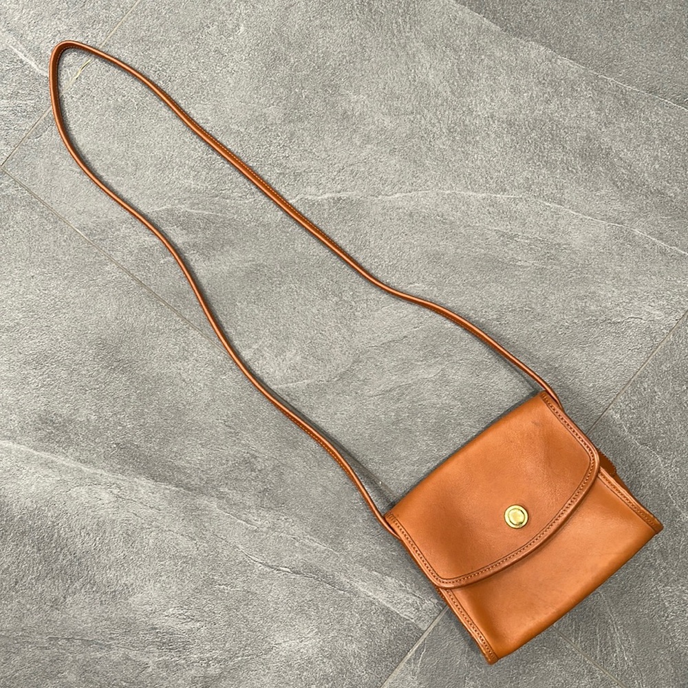 authentic vintage coach bag from 90s. As you can see It’s  in pristine condition